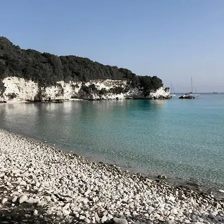 Skinari - 3br - Beachfront * Antipaxos