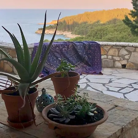 Skinari - 3br - Beachfront Holiday home