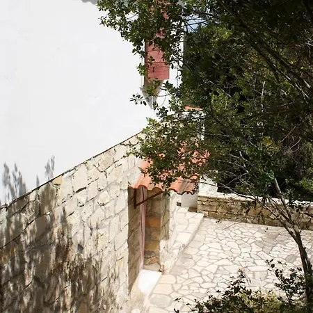 Skinari - 3br - Beachfront Holiday home *