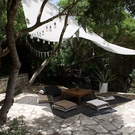 Skinari - 3br - Beachfront