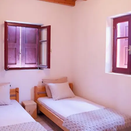 Skinari - 3br - Beachfront Holiday home