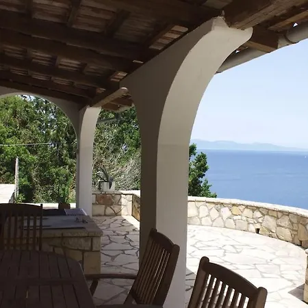 Skinari - 3br - Beachfront Antipaxos