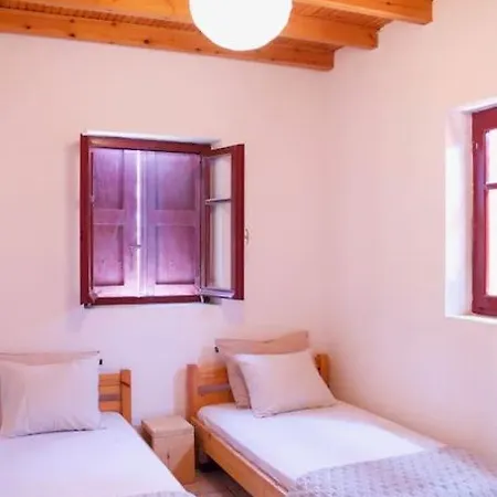 Skinari - 3br - Beachfront Holiday home *