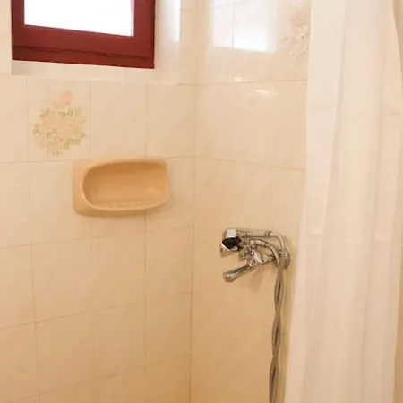 Skinari - 3br - Beachfront Antipaxos